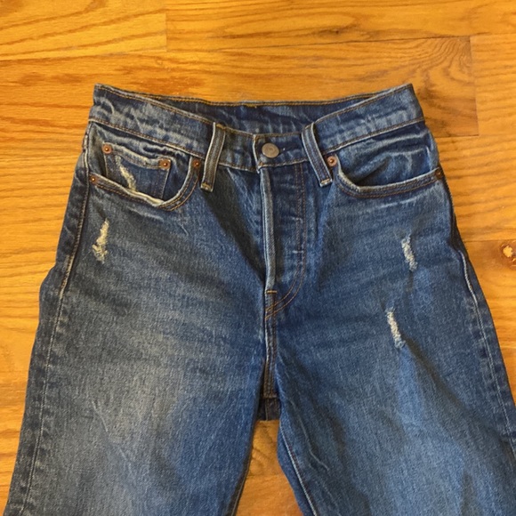 Levi’s Distressed Medium Wash Straight Leg Jeans in Size 24 - Picture 3 of 14